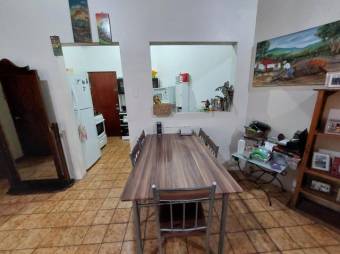 Se vende espaciosa casa con piscina en San Francisco Heredia 24-219