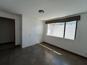 Se vende casa en condominio de San Rafael Escazú 25-242