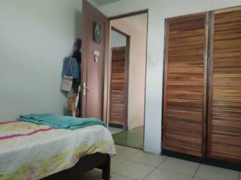 Se vende casa con apartamento en Merced San José 25-847