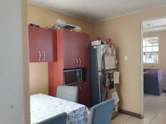 Se vende casa con apartamento en Merced San José 25-847