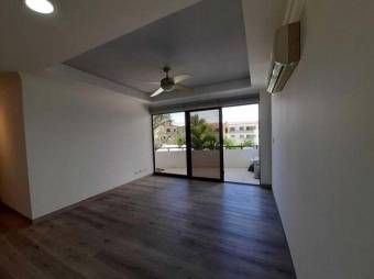 Se vende moderno apartamento en Santa Ana 25-853