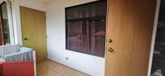 Se vende edificio con 5 apartamentos en Sabanilla San  José 25-584