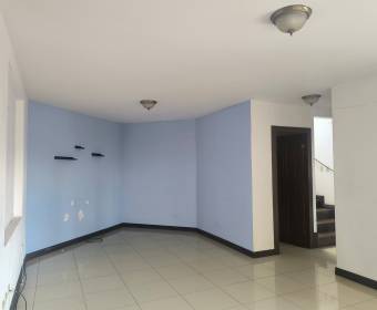 Casa a la venta en condominio Brisas del Este en Montes de Oca San José.