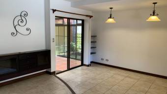 Se Vende Casa en La Ribera de Belén, Heredia