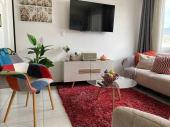 Se vende moderno apartamento en TownCenter Santa Ana 24-326