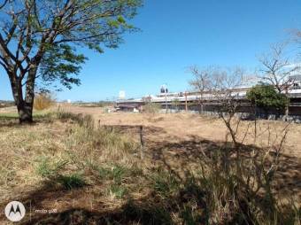 Se vende gran lote de mas de 8,000m2 con excelente ubicación en Santa Ana 25-1024