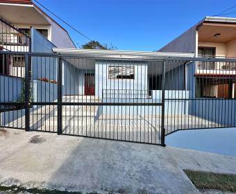 Casa a la venta en el Residencial Elizabeth, ubicado en Canoas de Alajuela.