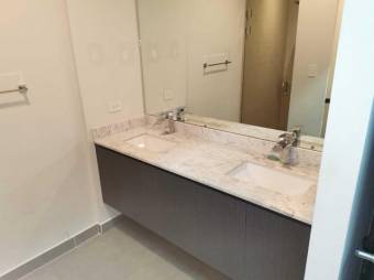 Se vende apartamento en condominio de Brasil Santa Ana 23-2339