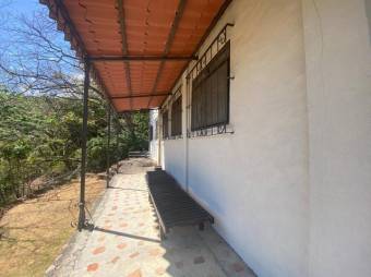 Se vende casa con lote de 6,200m2 en Brasil Santa Ana 23-1511