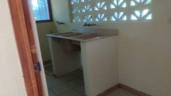 Se vende amplia propiedad con 3 casas en Brasil Santa Ana 22-1430