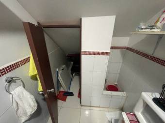 Se vende local en Centro Comercial de Escazú 25-136, $ 230,000, 2, San José, Escazú