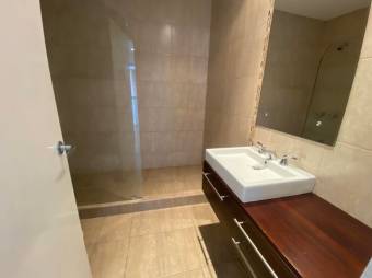 Se vende condominio de 4 apartamentos en Escazú 25-560