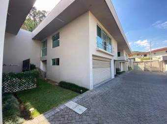 Se vende condominio de 4 apartamentos en Escazú 25-560