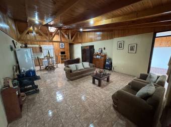 Venta de Casa en El Porvenir de Desamparados, San José. 