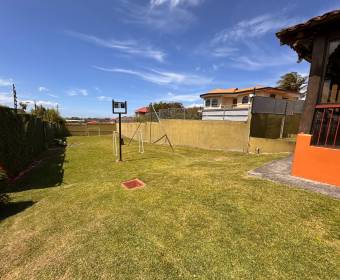 Casa a la venta en Santo Domingo de Heredia. Bien adjudicado bancario.