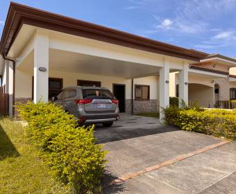 Casa a la venta en Santo Domingo de Heredia. Bien adjudicado bancario.