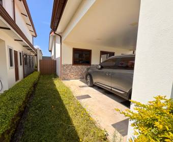 Casa a la venta en Santo Domingo de Heredia. Bien adjudicado bancario.