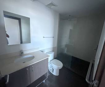 Apartamento a la venta en condominio Torres Paseo Colón en San José.