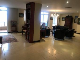 Se vende moderno apartamento en condominio de Escazú 24-1801