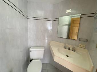 Se vende moderno apartamento en San Rafael Escazú 25-184