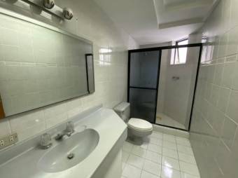 Se vende moderno apartamento en San Rafael Escazú 25-184