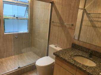 Se vende moderno apartamento en Escazú 25-696