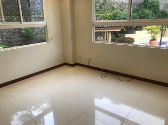 Se vende moderno apartamento en Escazú 25-696