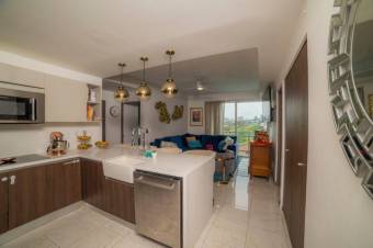 Se vende moderna casa en condominio de Escazú 25-846