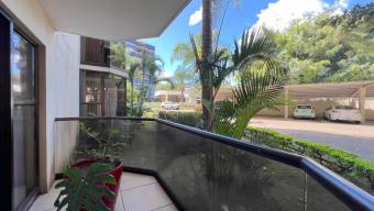 Se vende apartamento en condominio de San Rafael Escazú 25-934