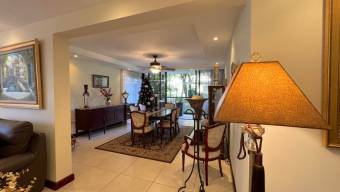 Se vende apartamento en condominio de San Rafael Escazú 25-934