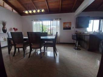 Se vende moderna casa en residencial de Escazú 25-173