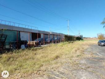 Se vende gran lote de mas de 8,000m2 con excelente ubicación en Santa Ana 25-1024