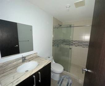 Apartamento a la venta en condominio San Nicolás de Bari ubicado en Santa Ana.