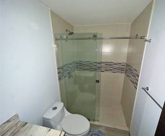 Apartamento a la venta en condominio San Nicolás de Bari ubicado en Santa Ana.