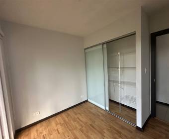 Apartamento a la venta en condominio San Nicolás de Bari ubicado en Santa Ana.