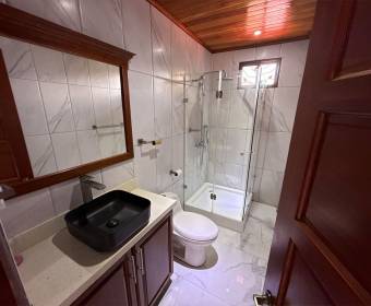 House for sale in San Miguel de Turrúcares with a large lot overlooking a nature reserve House for sale in San Miguel de Turrúcares with a large lot overlooking a nature reserve