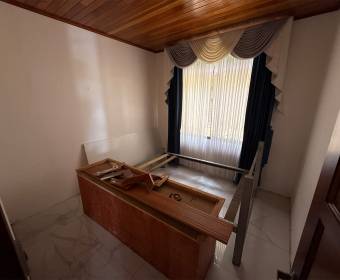 House for sale in San Miguel de Turrúcares with a large lot overlooking a nature reserve House for sale in San Miguel de Turrúcares with a large lot overlooking a nature reserve