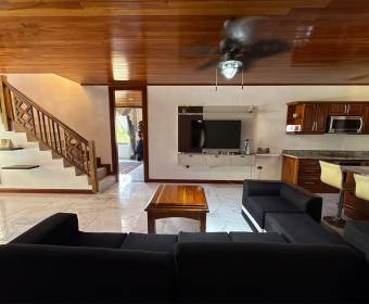 House for sale in San Miguel de Turrúcares with a large lot overlooking a nature reserve House for sale in San Miguel de Turrúcares with a large lot overlooking a nature reserve