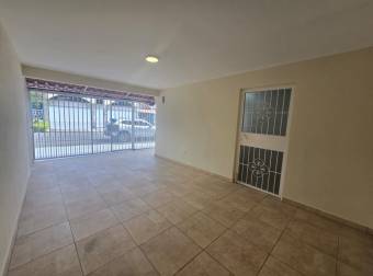 VENTA DE CASA DE DOS PLANTAS EN EL CORAZON DE TIBAS, SAN JOSE