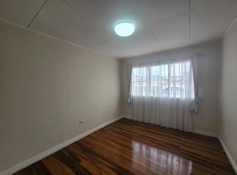 VENTA DE CASA DE DOS PLANTAS EN EL CORAZON DE TIBAS, SAN JOSE