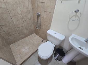 VENTA DE CASA DE DOS PLANTAS EN EL CORAZON DE TIBAS, SAN JOSE