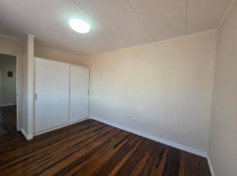 VENTA DE CASA DE DOS PLANTAS EN EL CORAZON DE TIBAS, SAN JOSE