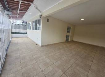 VENTA DE CASA DE DOS PLANTAS EN EL CORAZON DE TIBAS, SAN JOSE