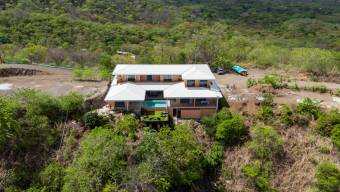 Luxury Villa with Panoramic Ocean Views in Tamarindo