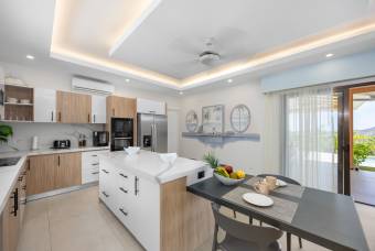 Luxury Villa with Panoramic Ocean Views in Tamarindo