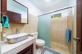 Casa con piscina y gran terreno cerca de Tamarindo Casa con piscina y gran terreno cerca de Tamarindo