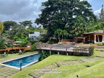 Casa en alquiler Escazú Guachipelín $2.850 /275 mts., 3 dormitorios 