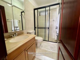 Escazú Trejos Montealegre apartamento en alquiler $1.400 /amoblado