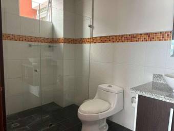 Se alquila apartamento en Guachipelín de Escazú #26-1070