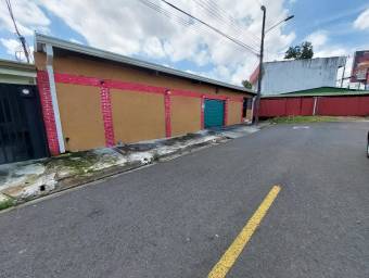 Se vende casa con uso de suelo comercial en San Francisco de Heredia 
